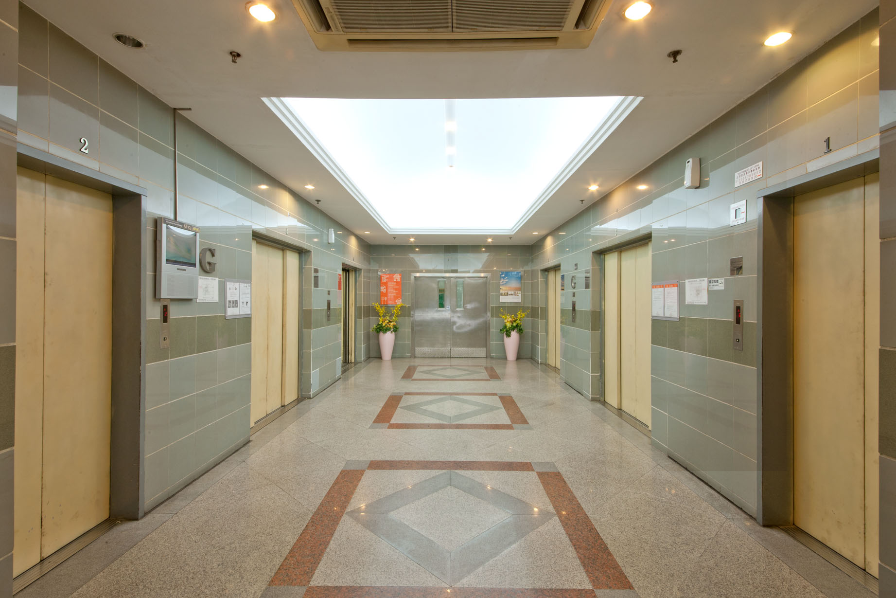 Property gallery image 1